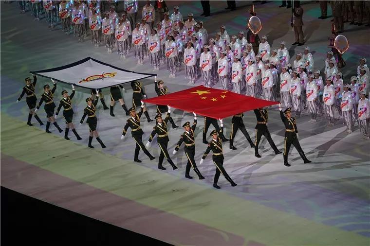 aiyouxi sports-C罗迎来七赛季出色发挥，RNG观众热烈欢呼！全场沸腾不已-aiyouxi sports