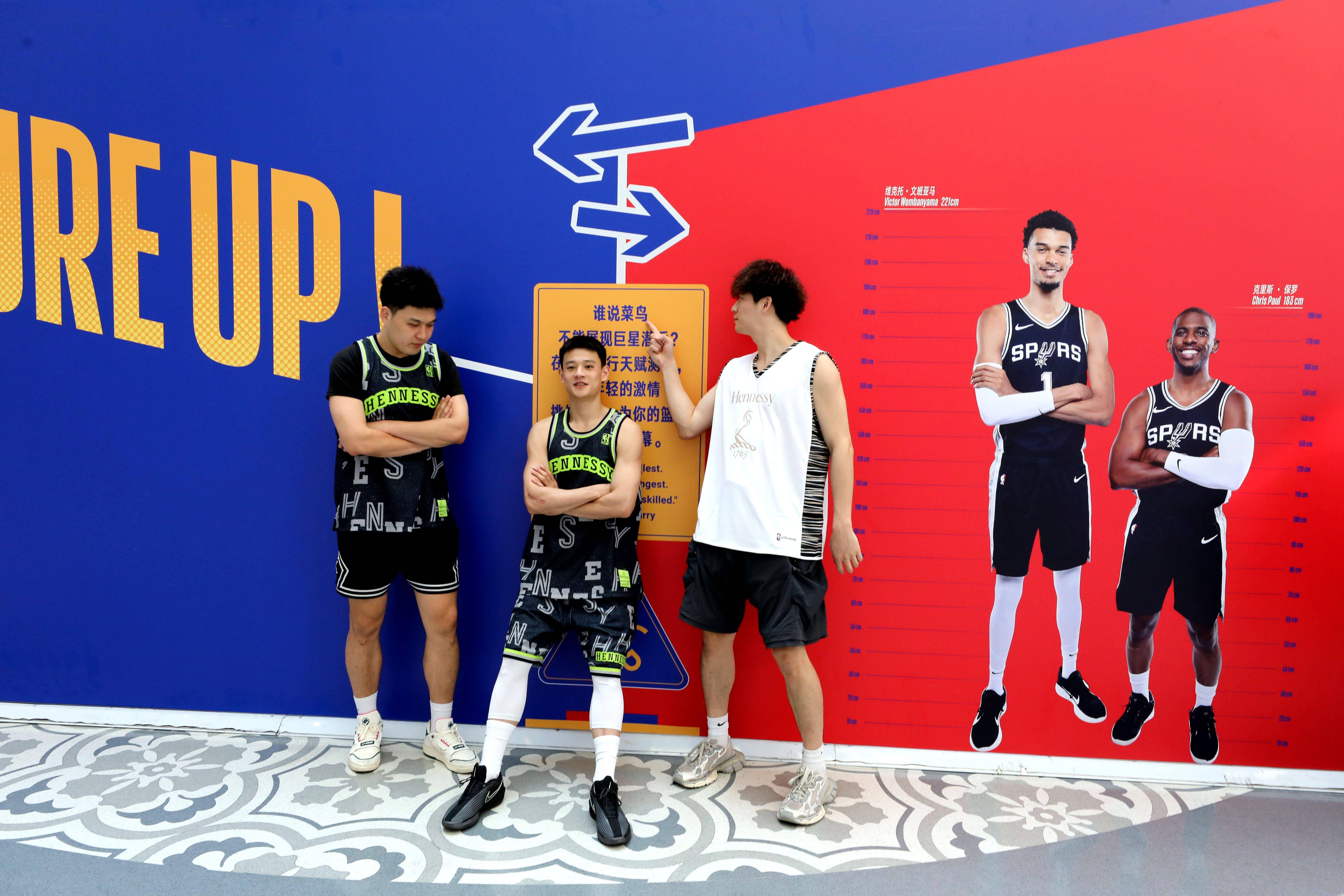 爱游戏-包含今晚突围战来临;上海海港围绕NBA季后赛再遭质疑;更衣室稳定;资深球员宣示担当的词条-爱游戏