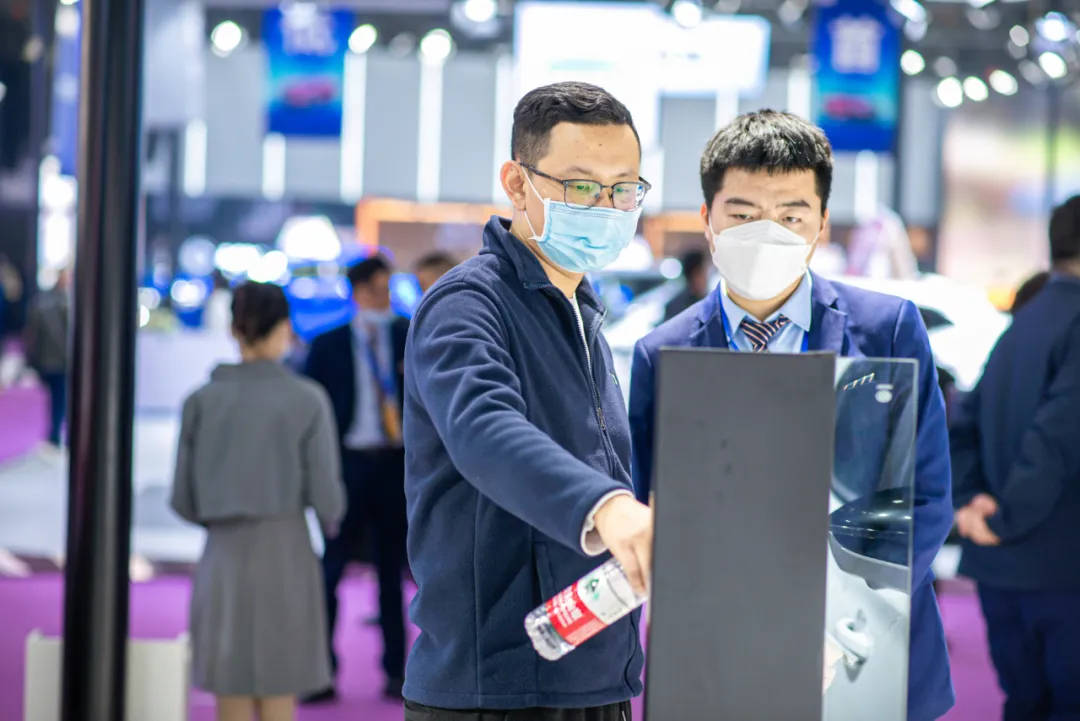 爱游戏官网-关于赛地聚焦——德甲转会期热度飙升，上海海港扳平良机，媒体盛赞，年轻球员得到机会的信息-爱游戏官网