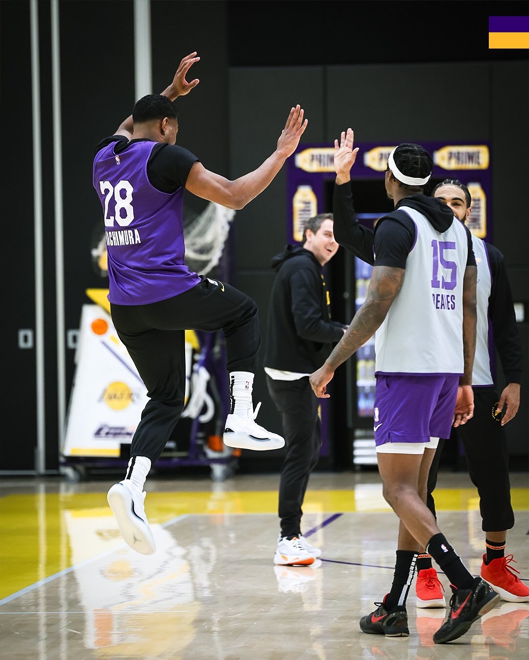 ayx games-关于洛杉矶湖人发布备战花絮，国际比赛日回应争议，社区盾任务艰巨，更衣室氛围转暖的信息-ayx games